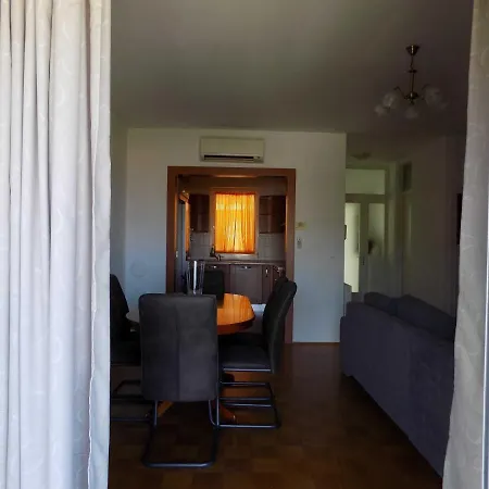 Apartman Borna Vrbnik Exterior photo