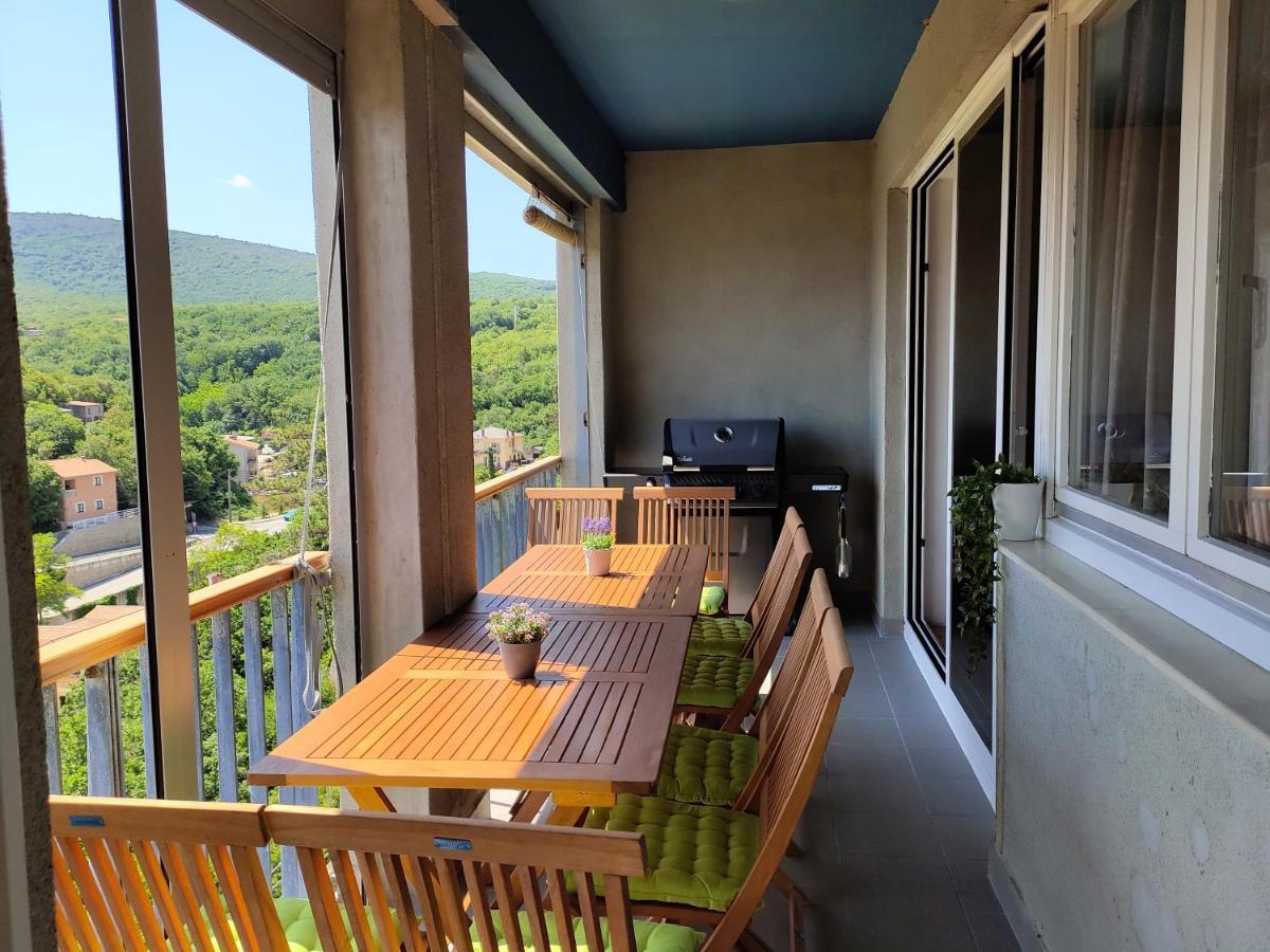 Borna Apartment *